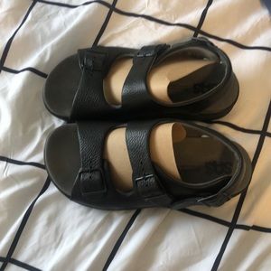 SAS relaxed black sandals